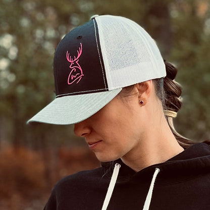 BUCK LOGO TRUCKER HAT